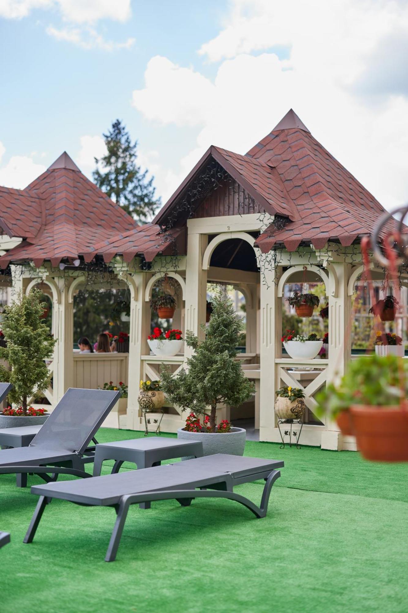 Mountain Krystal Hotel Bukovel Exterior foto